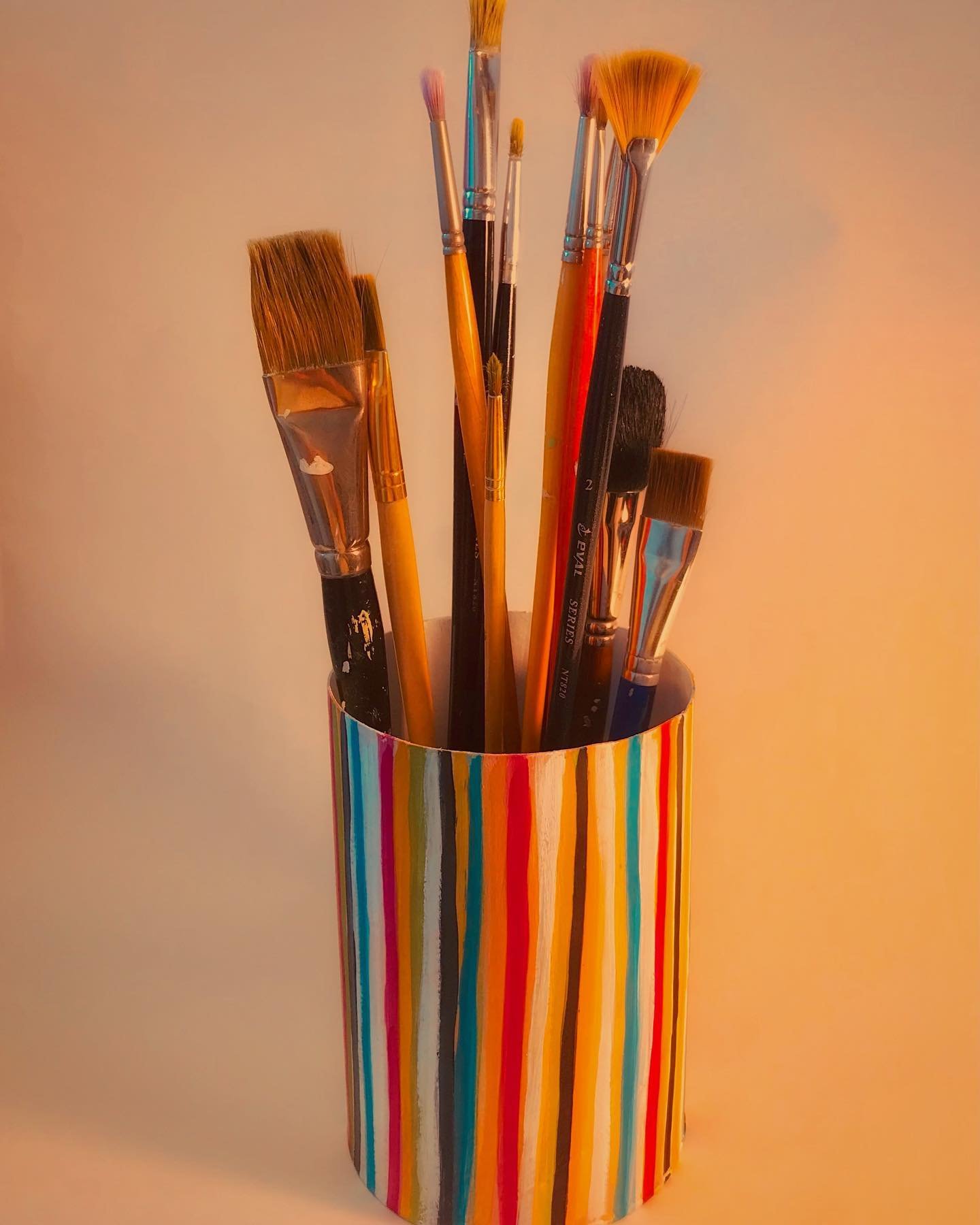 Charming Paintbrush Holder from Oatmeal Canisters