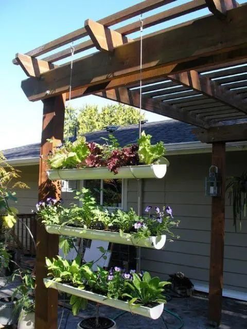 Create a Lush Suspended Garden Easily