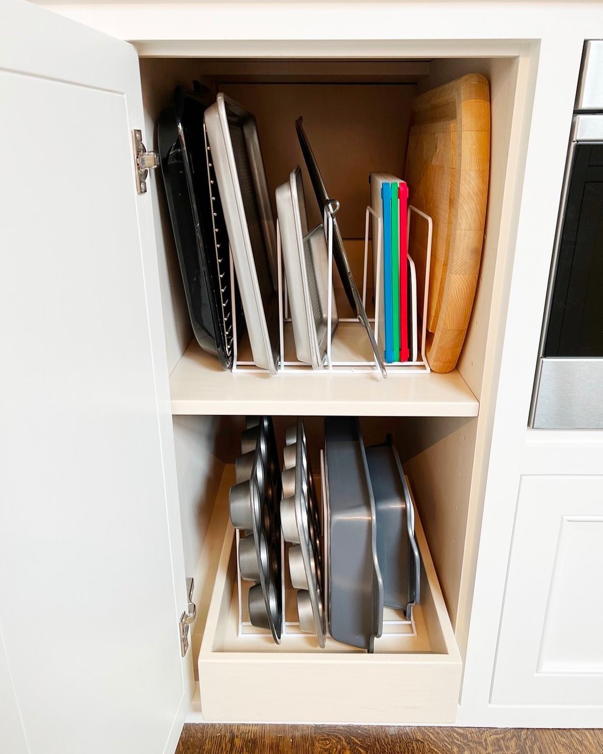 Effortless Baking Sheet Storage