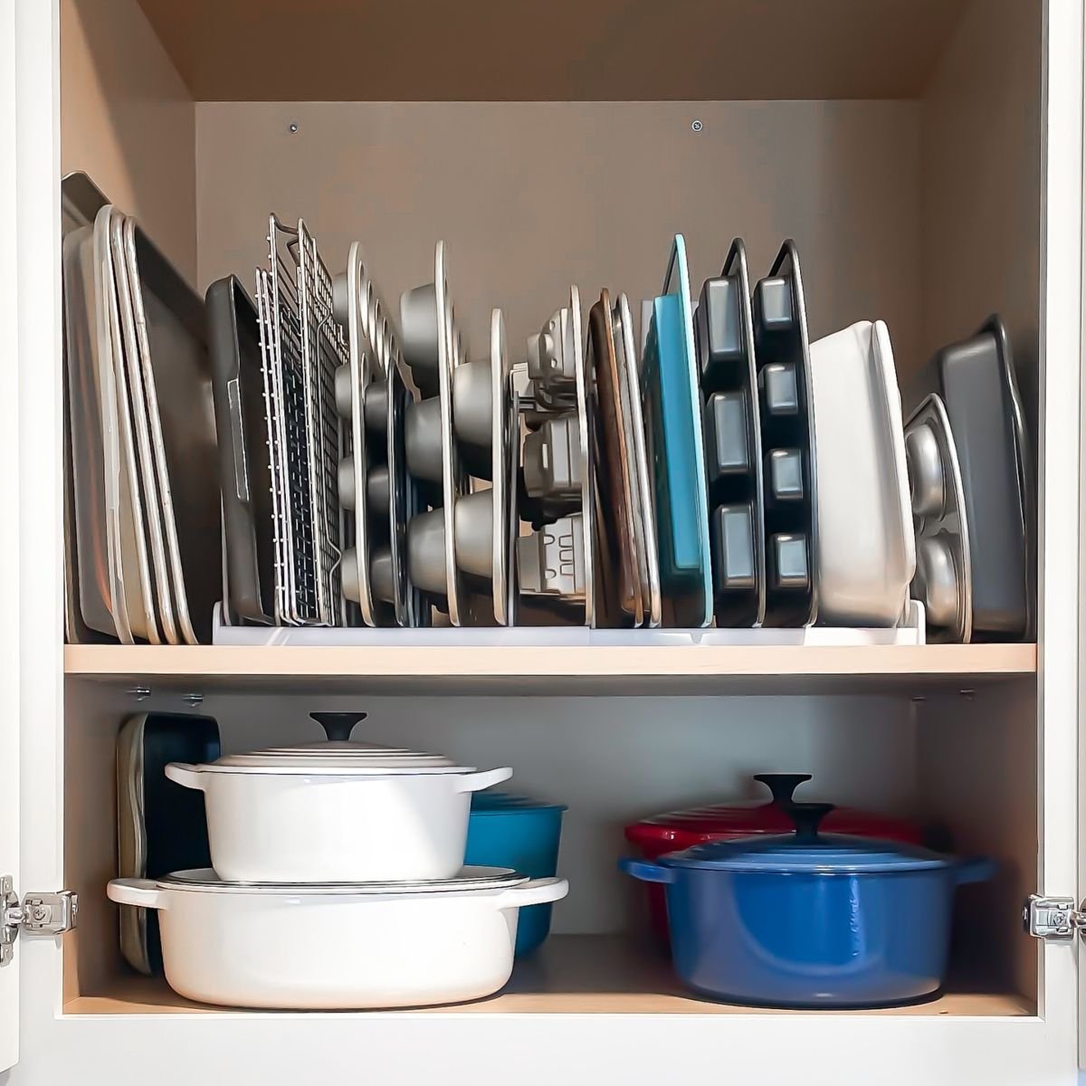 Effortless Expandable Cookware Storage