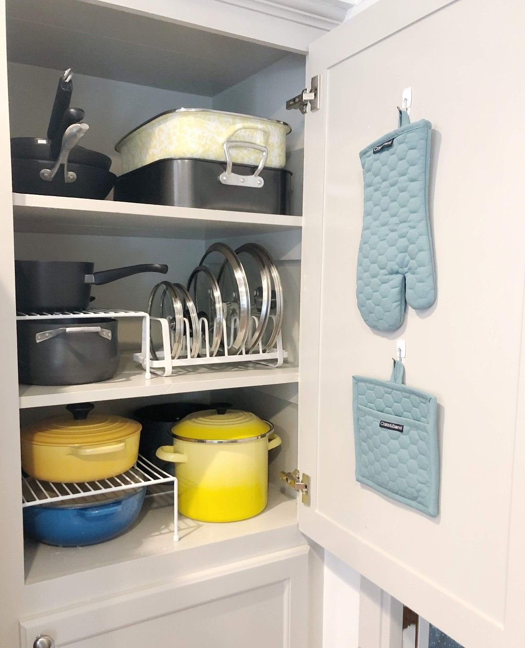 Effortless Pot Holder Storage