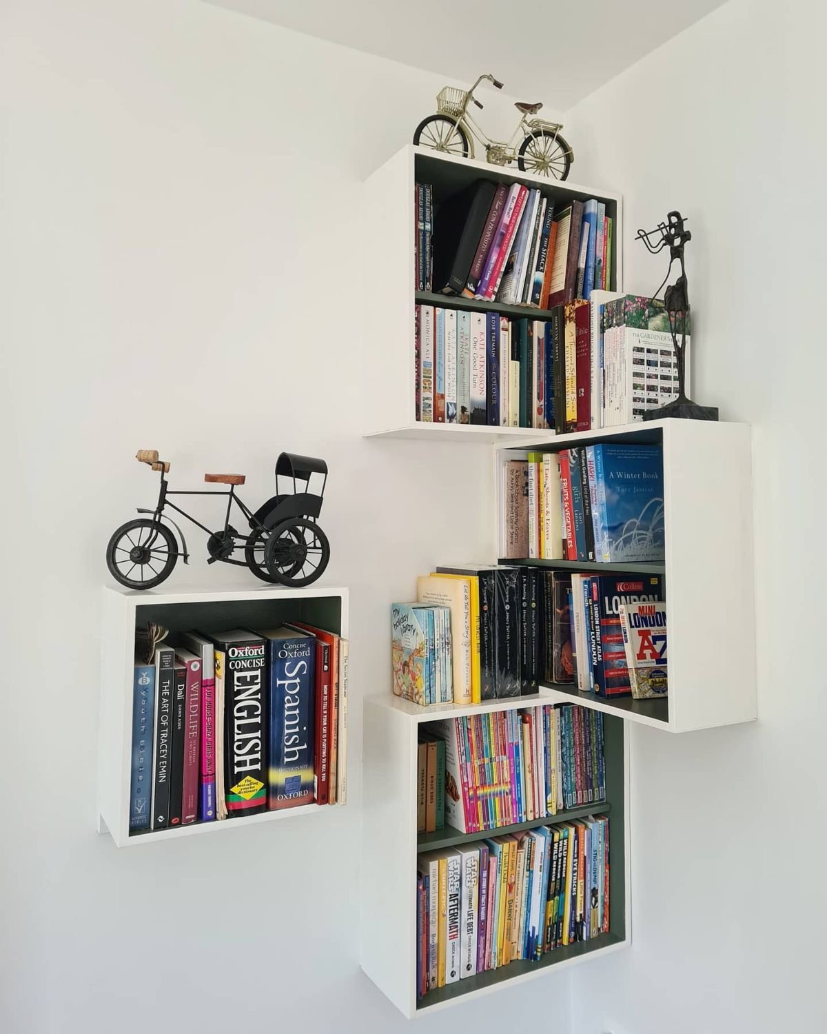 Stylish Box Shelves for Corner Organization