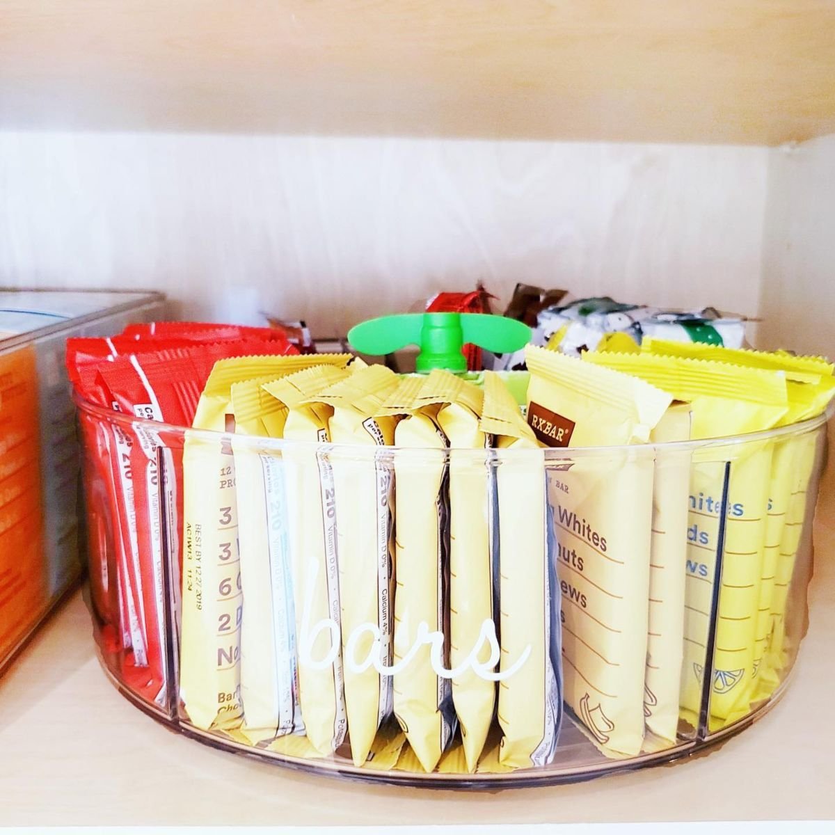 Tidy Snack Turntable Solution