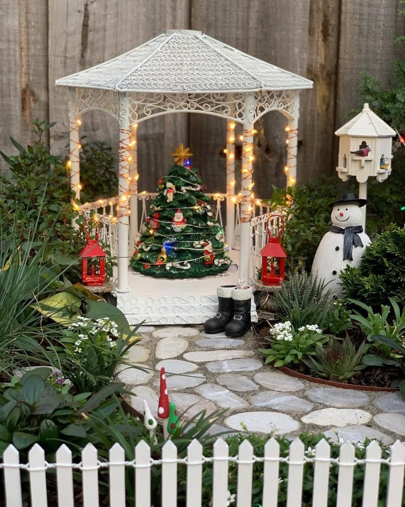 Charming Mini Holiday Display