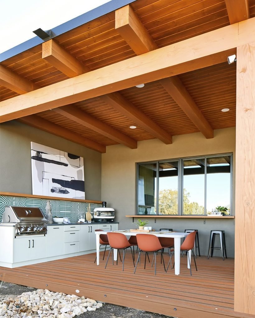 Contemporary Outdoor Kitchen Design
