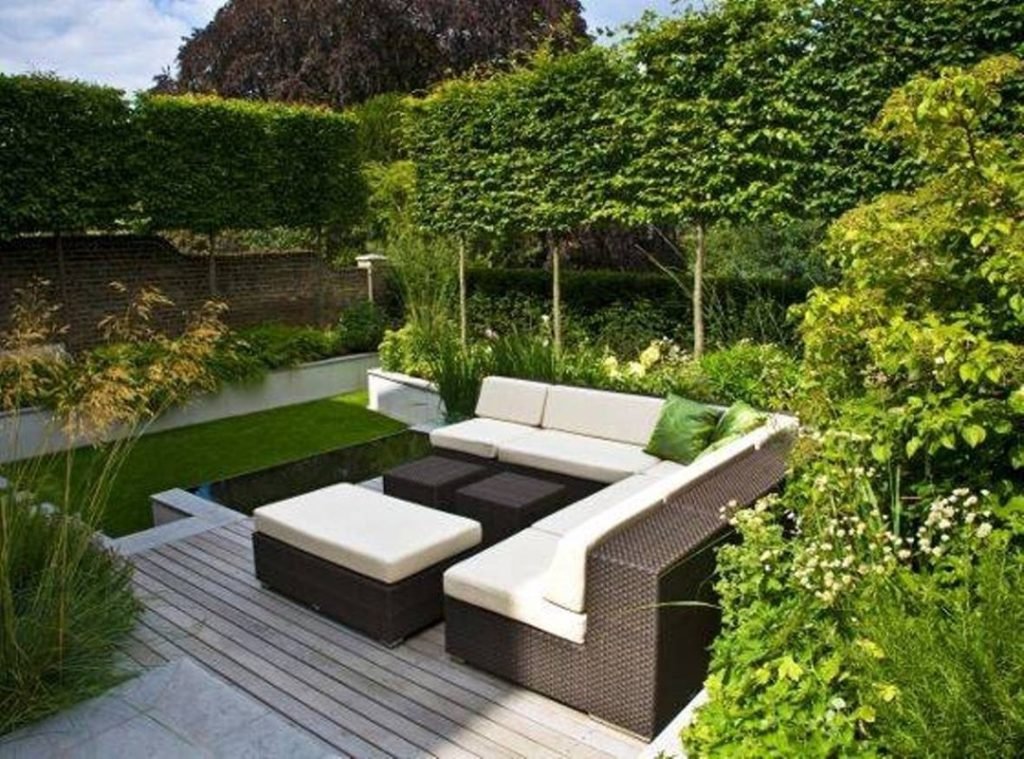 Contemporary Outdoor Living Space