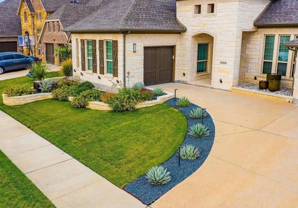 Drought-Tolerant Curved Landscapes