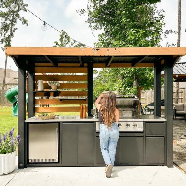 Efficient Outdoor Cooking Space