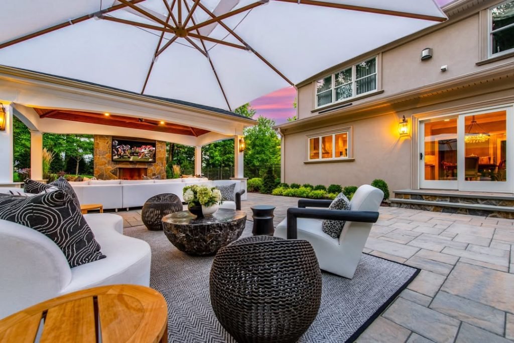 Enclosed Outdoor Living Space