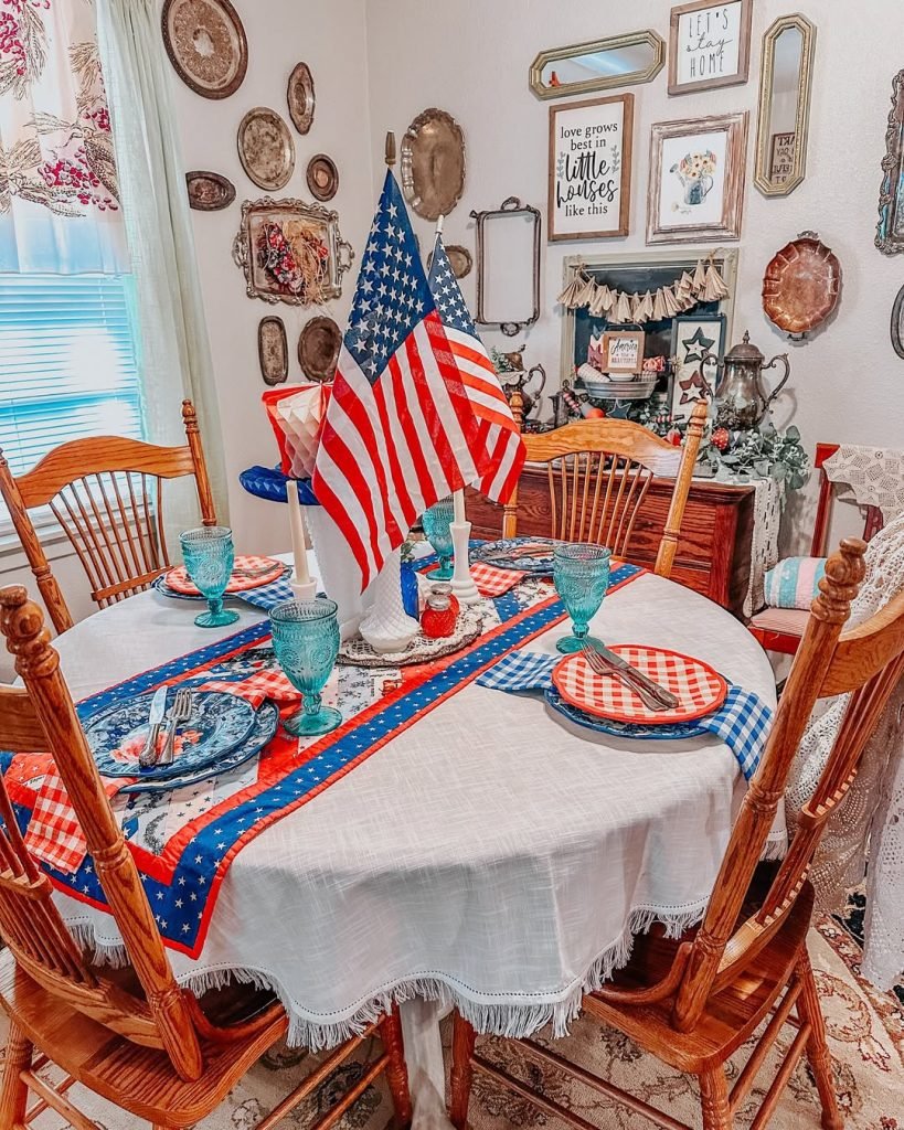 Festive Dining Room Decor