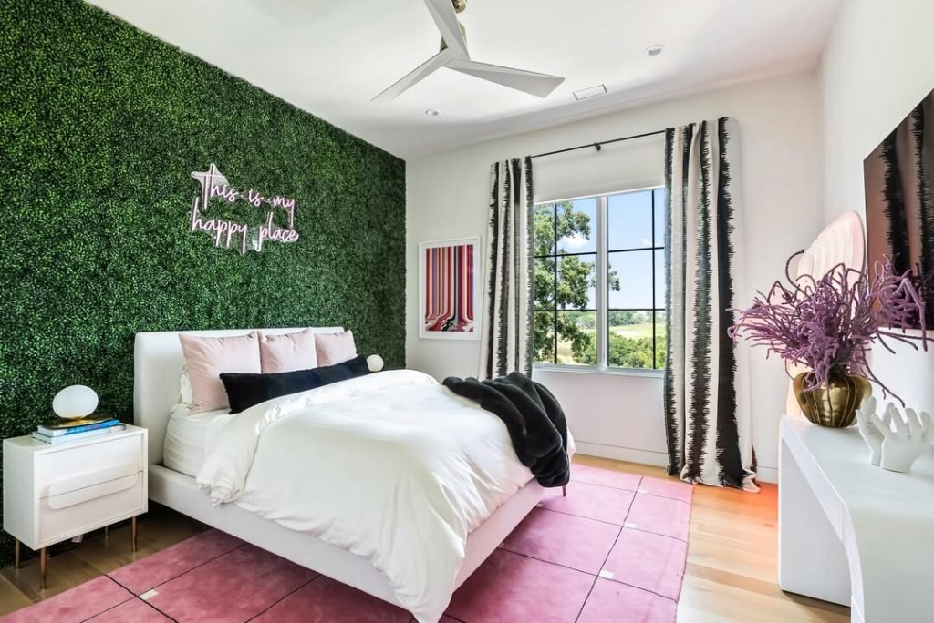 Garden-Inspired Motivational Space