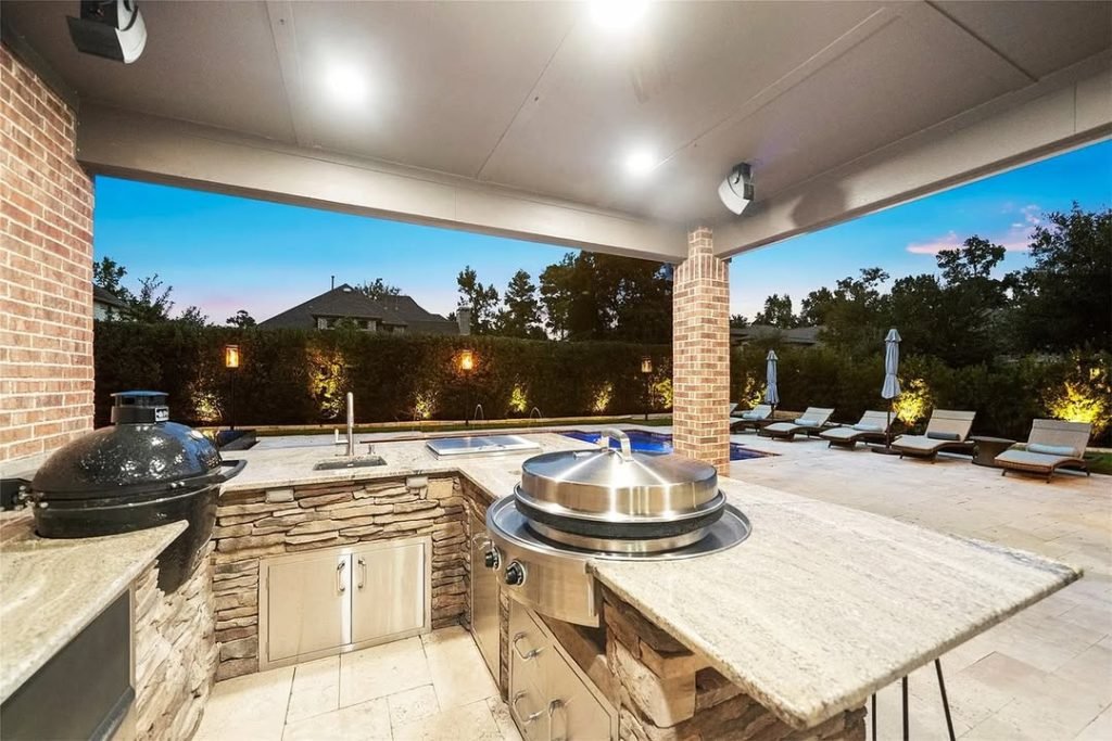 Luxury Poolside Kitchen Design