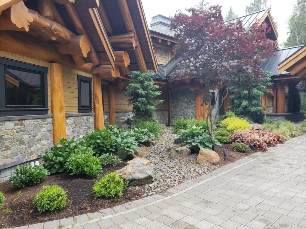 Rustic Lodge-Style Planting