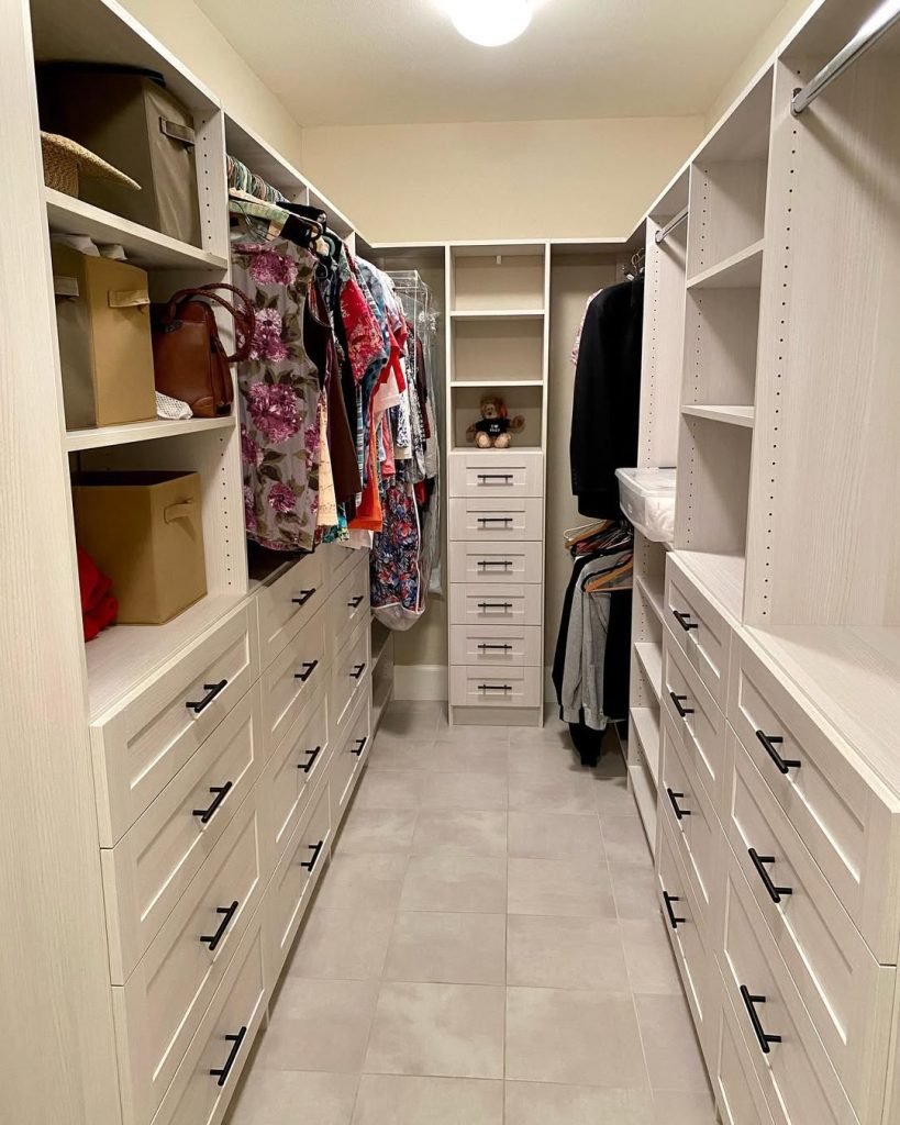 Streamlined Walk-in Storage Solutions