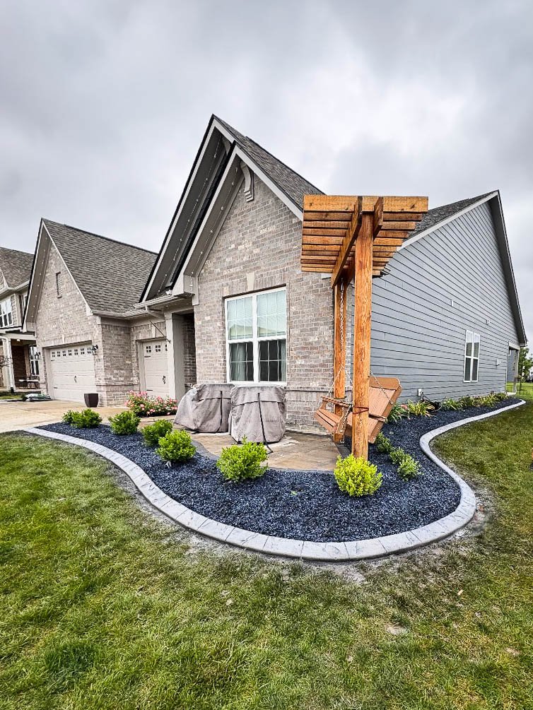 Stylish Front Yard Design