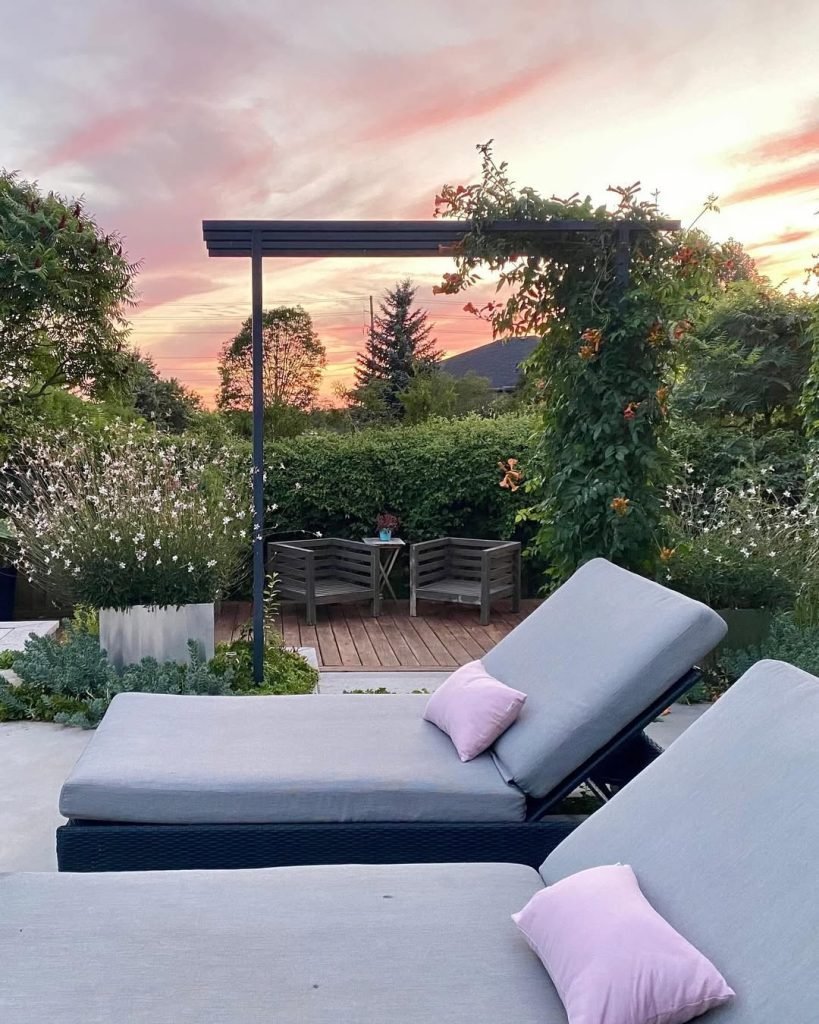Sunset View Garden Space