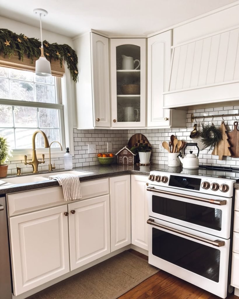 Charming Corner Kitchen Nook