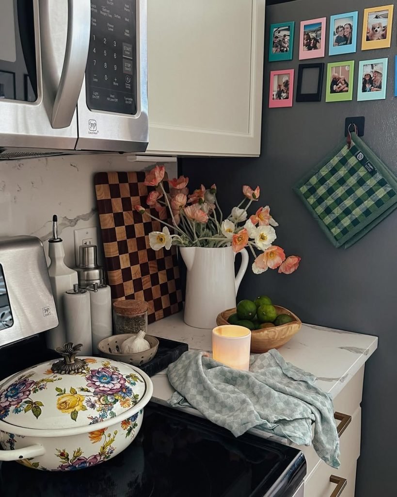 Charming Cottage Kitchen Decor