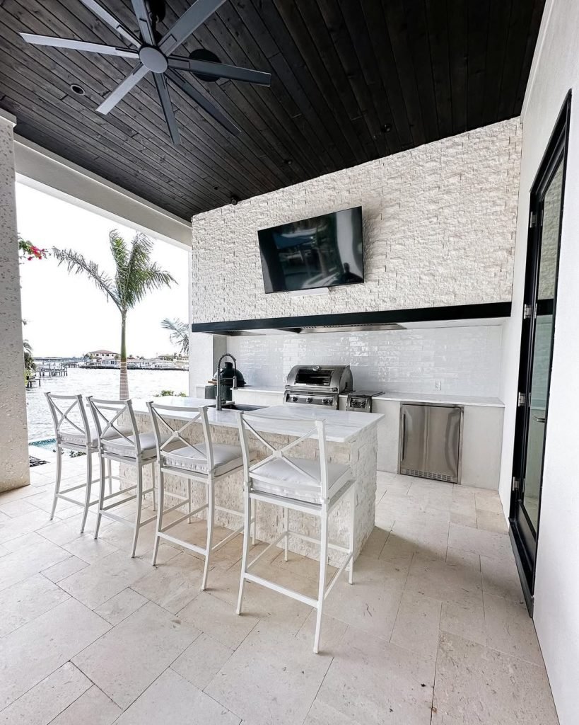 Coastal Dining Experience