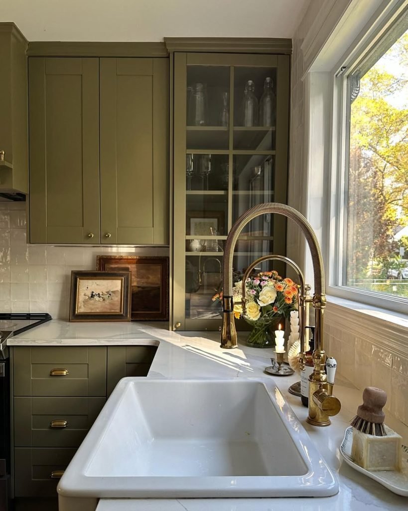 Elegant Green Kitchen Sink