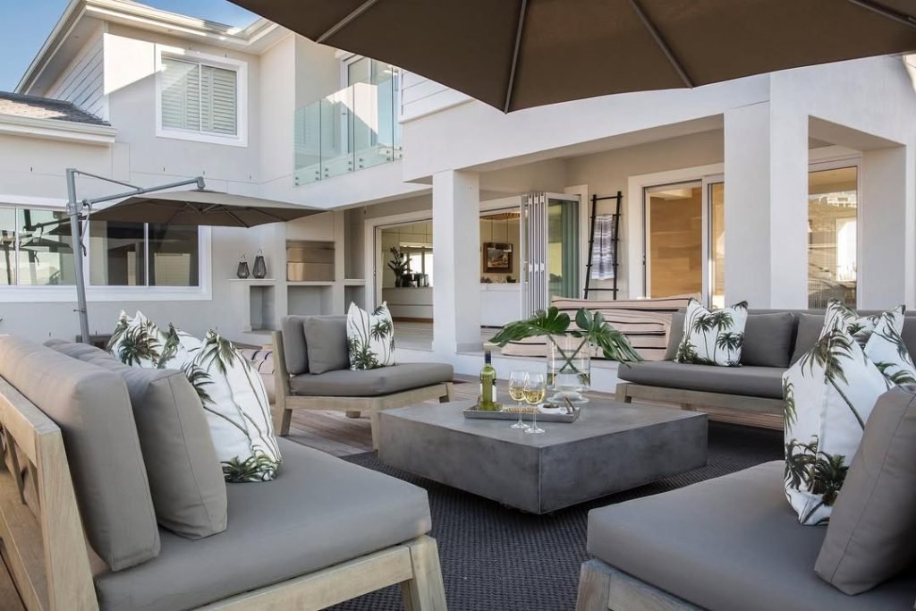 Elegant Outdoor Living Space