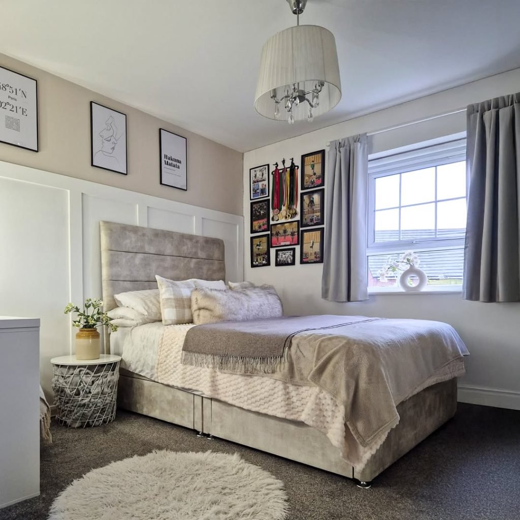 Inviting Gallery Nook