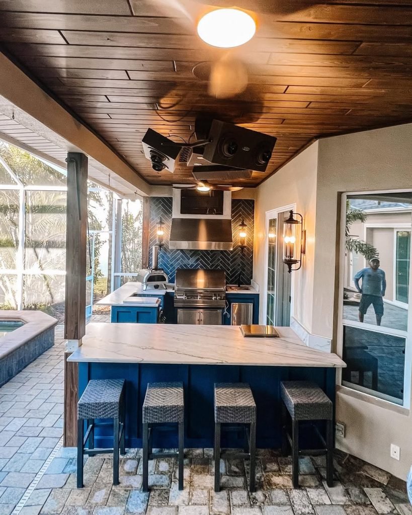 Outdoor Kitchen Entertainment Area