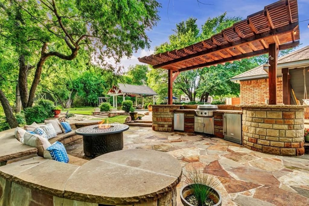 Resort-Style Backyard Retreat