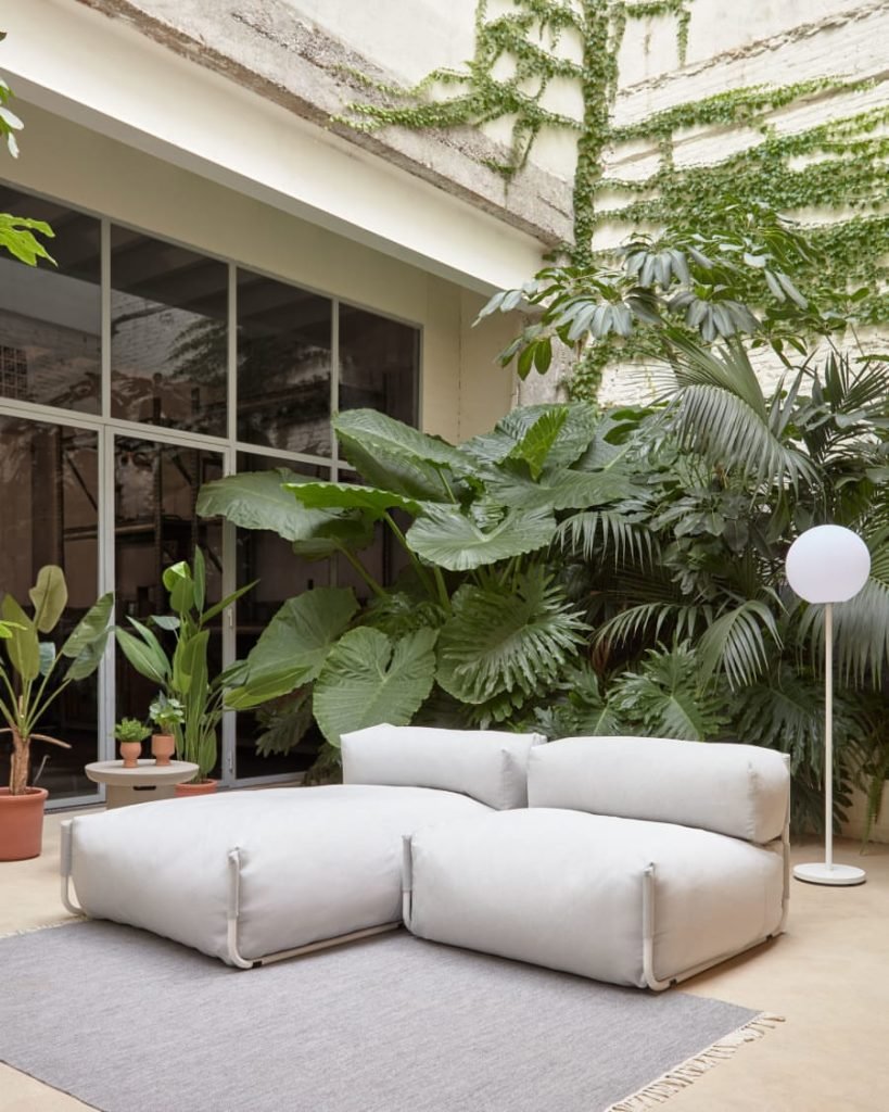 Tropical Garden Lounge Retreat