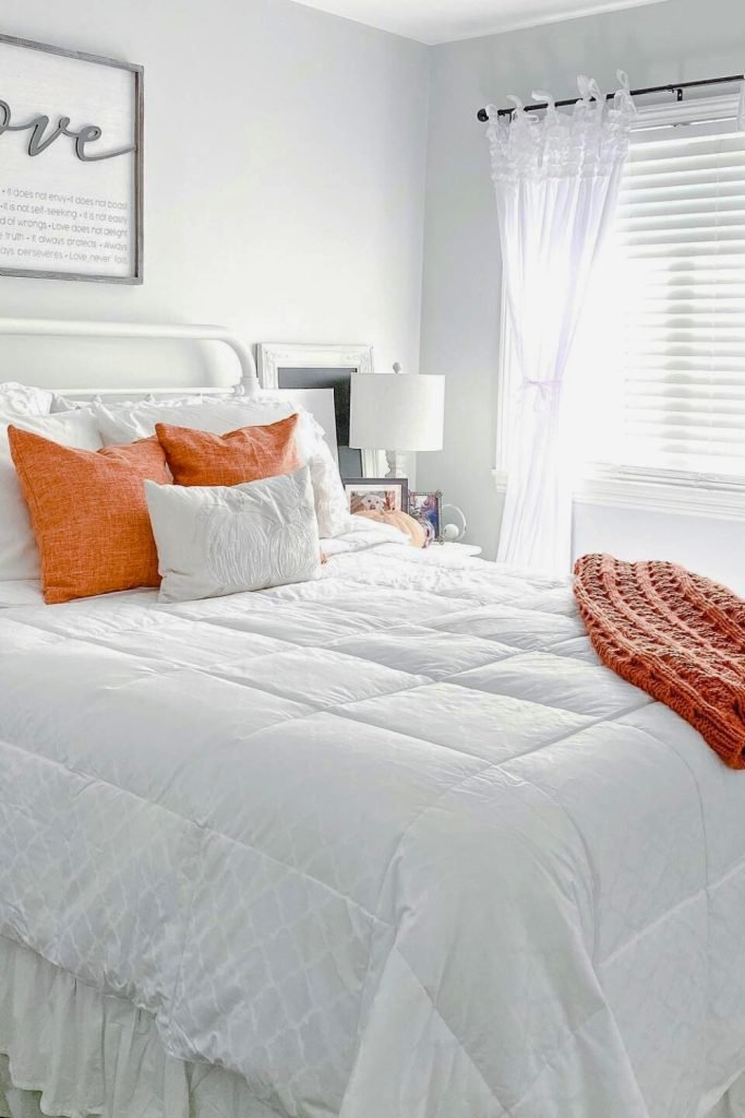 Autumn-Inspired Bedroom Decor