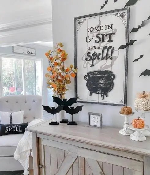 Black and White Decor