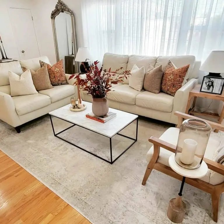 Burgundy and Orange Décor