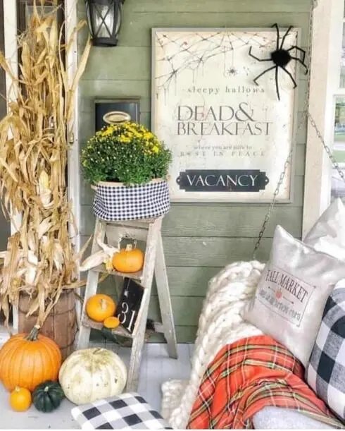 Charming Spooky Porch Decor