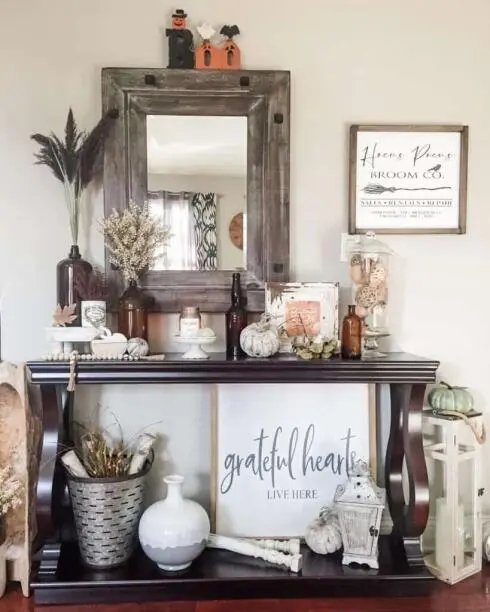 Chic Halloween Table Decor