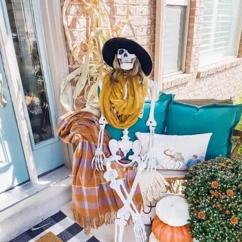 Chic Skeleton Display Decor