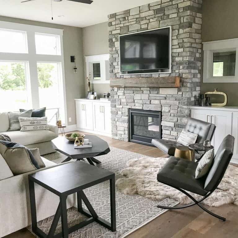 Contrasting Light and Dark Furniture