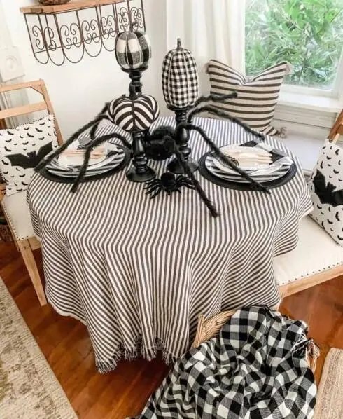 Creepy-Crawly Table Centerpiece