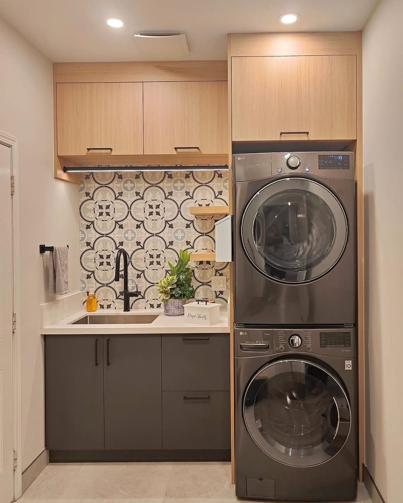 Elegant Laundry Room Design