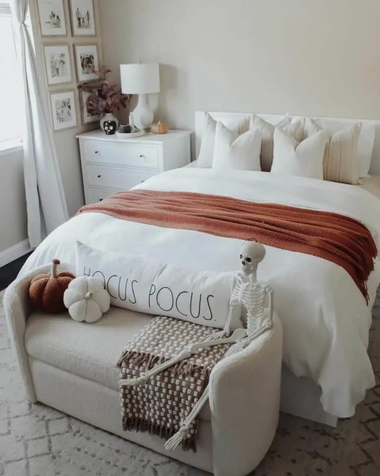 Elegant White Bedroom Decor