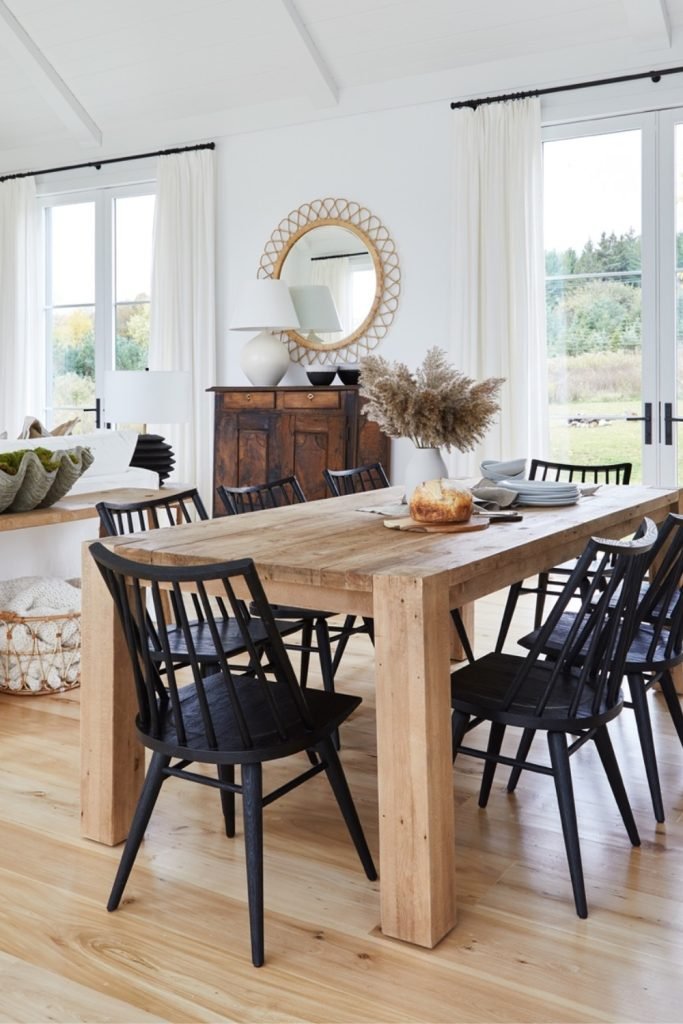 Farmhouse Table and Centerpiece