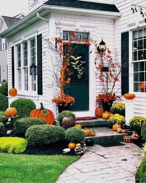 Foliage and Pumpkin Decor
