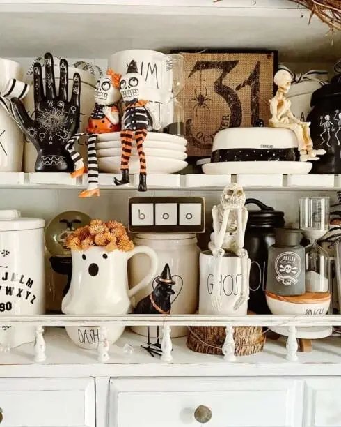 Ghoulish Decor Accents
