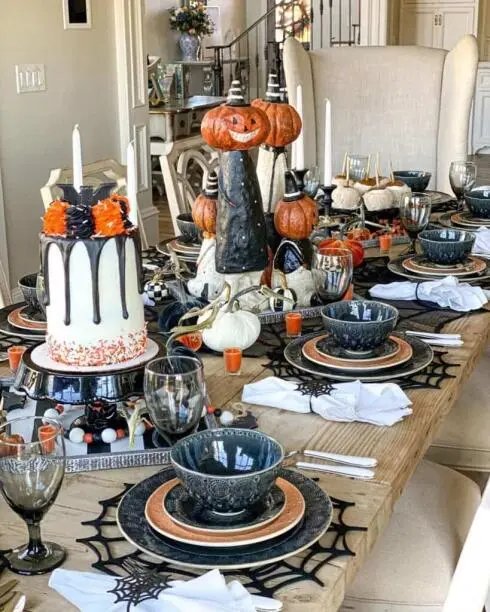 Halloween Cake Centerpiece