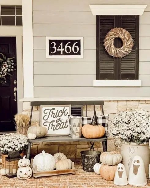 Neutral Halloween Décor