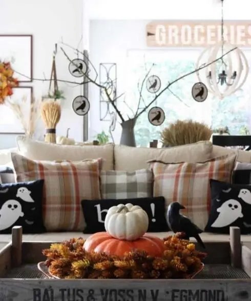 Pumpkins and Fall Décor