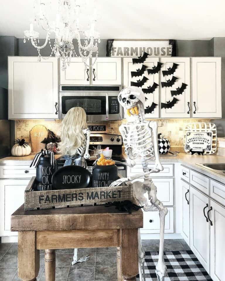 Skeleton Couple Kitchen Decor