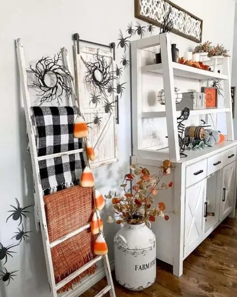 Spider Candy Corn Display