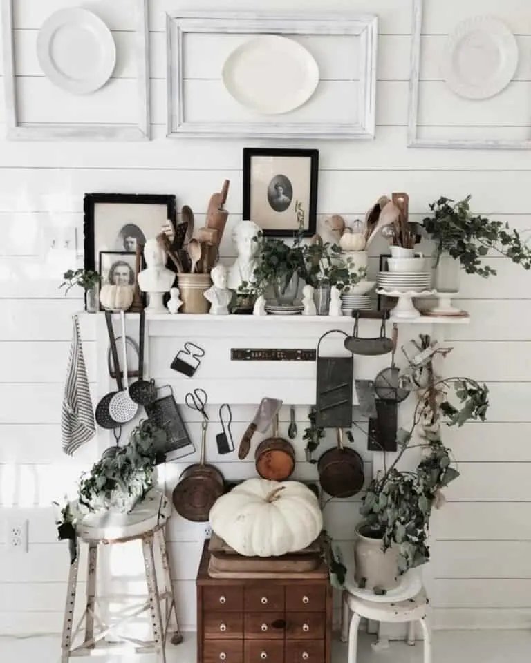 Vintage Halloween Kitchen Décor