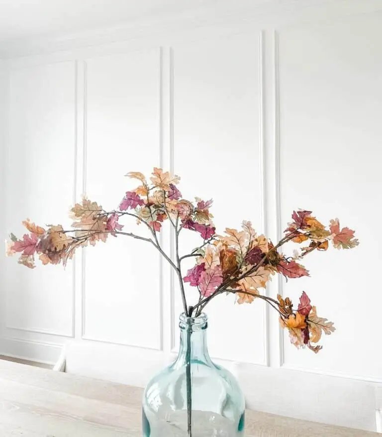 White Wainscoting in Dining Room