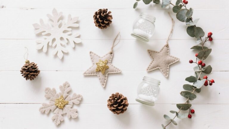 25 Stunning DIY Christmas Decorations to Make at Home